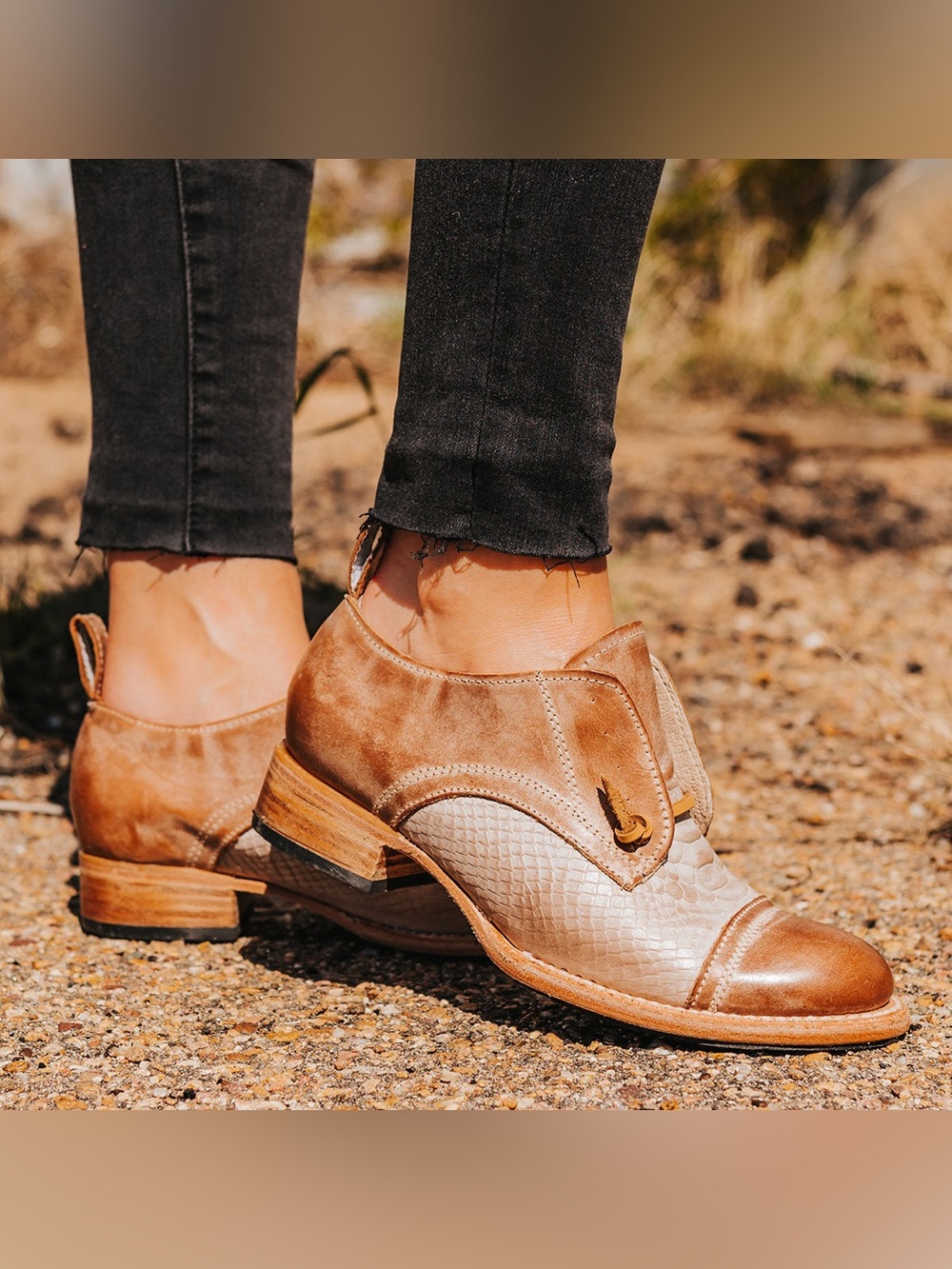 Freebird MABEL tan leather Oxford shoe with two tone leather. Size 7